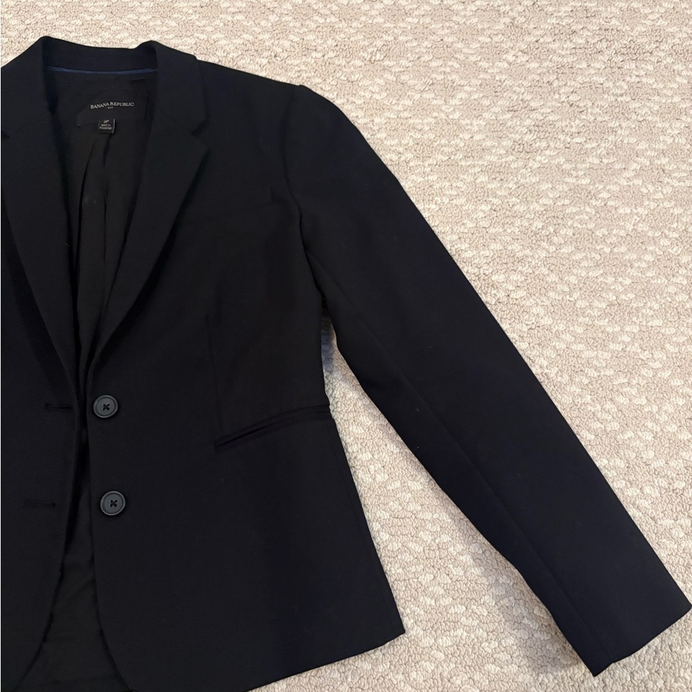 Banana Republic Classic Black Blazer - Picture 4 of 15